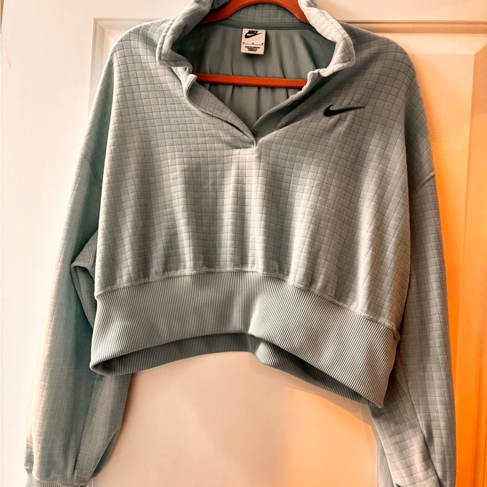 Nike Women's light Blue Cropped Sweatshirt